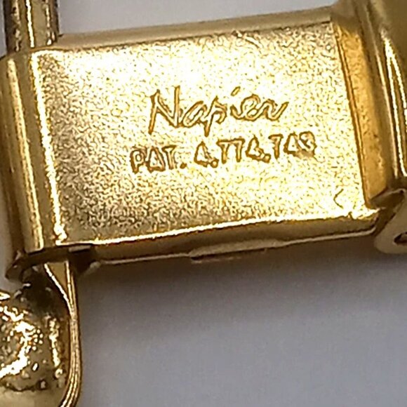 Napier Signed Bracelet Gold-Tone Black Enamel Art Deco Link Chain Style 7" Long - Picture 9 of 12